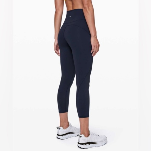 Lululemon In Movement Crop 23 “ in True Navy Color Size 6 - Picture 6 of 11